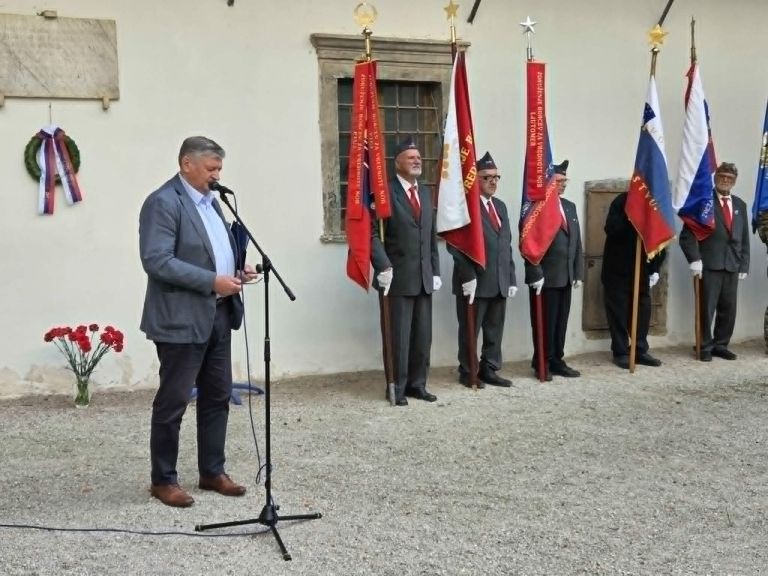 EK_proslava 0f4.jpg