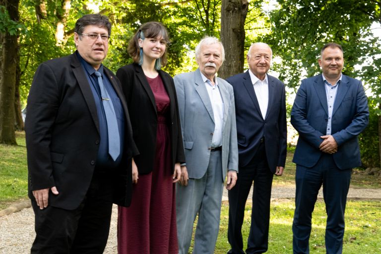 dan-spomina-in-tovaristva, nasi-zakladi, vrt-spominov-in-tovaristva