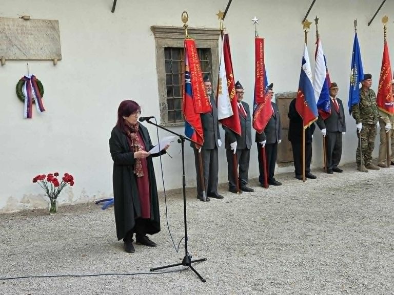 EK_proslava of3.jpg