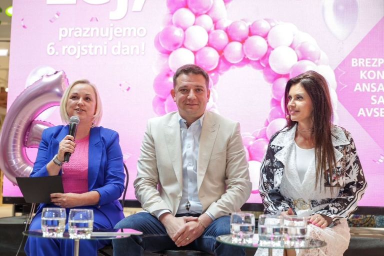 aleja, 6. rojstni dan