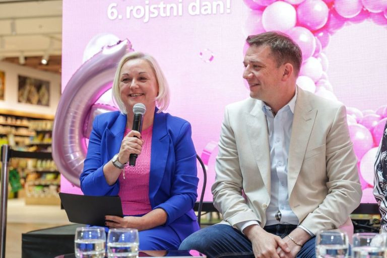 aleja, 6. rojstni dan