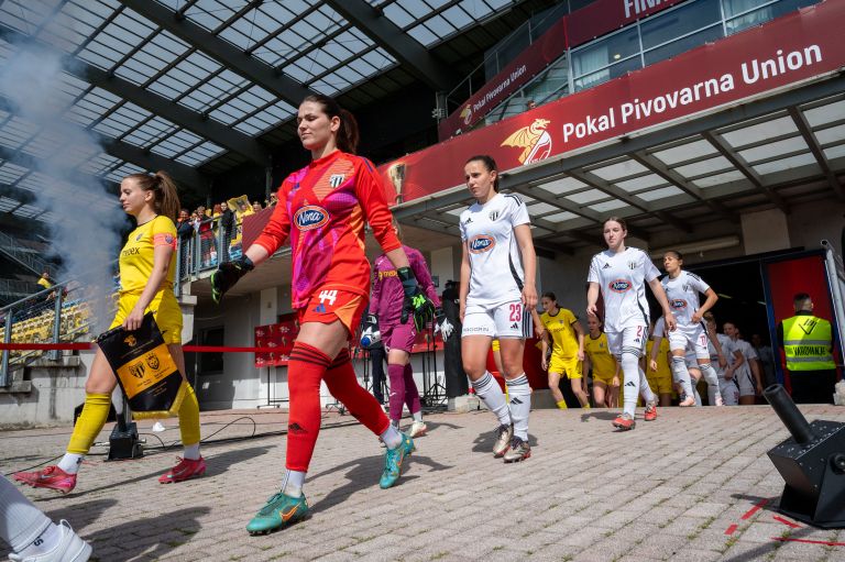 finale, zenski-pokal-pivovarna-union, celje, znk-mura-nona, radomlje