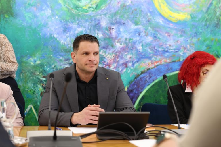 mesec dz matija susnik.jpg