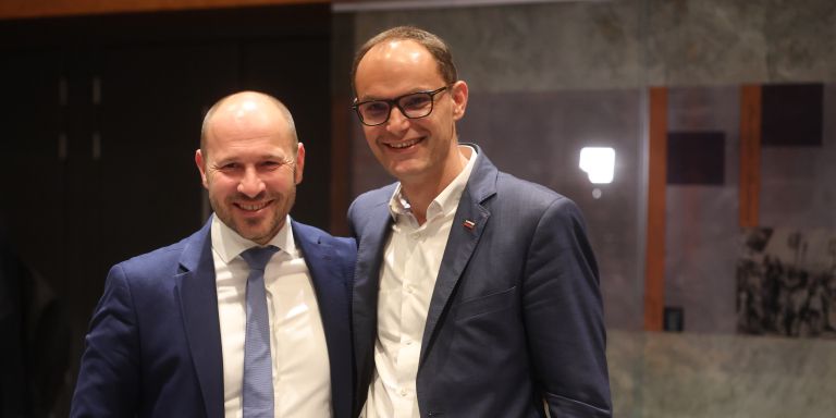 Jernej Vrtovec, Anže Logar