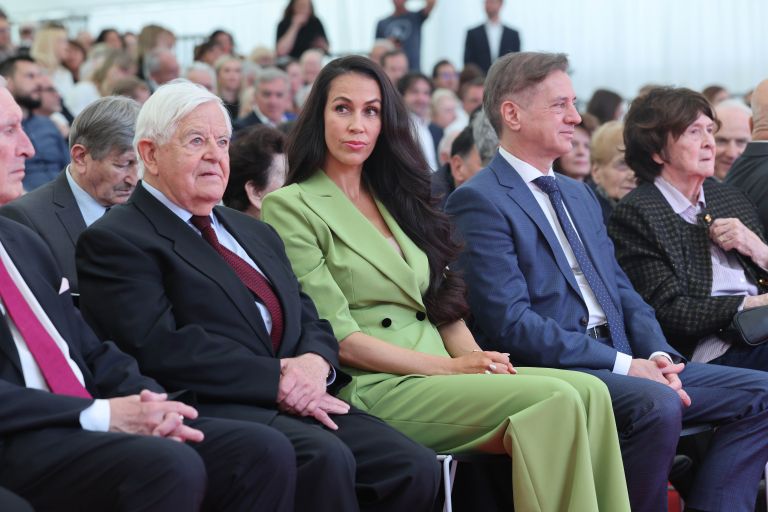 kucan golob Robert Balen.jpg