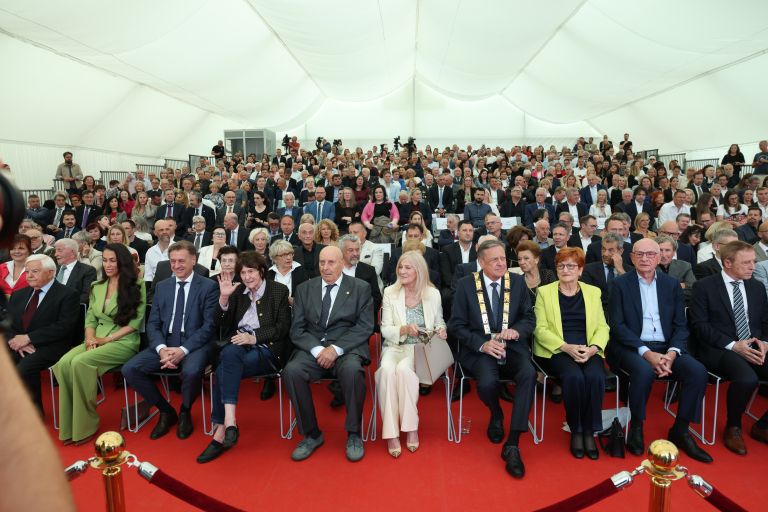 grad skupinska Primoz Lavre.JPG