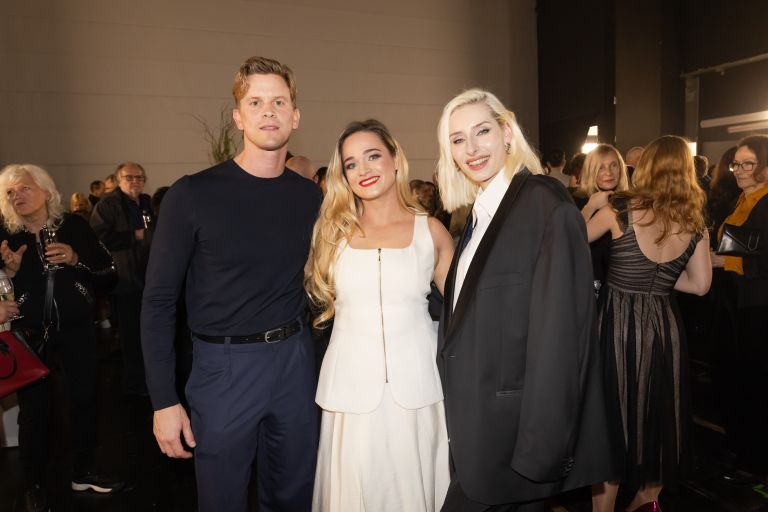 Lukas Zuschlag, Nina Dominko, Raiven