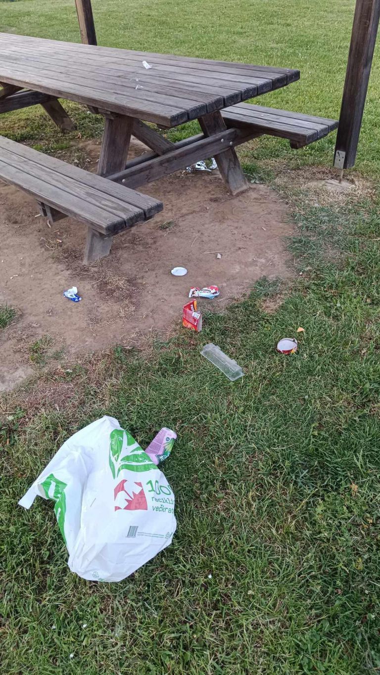 otroško igrišče, melinci