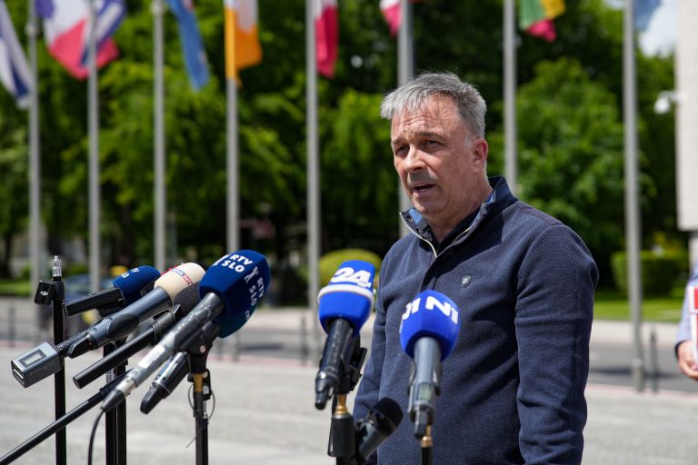 sindikati, predaja-podpisov, referendum