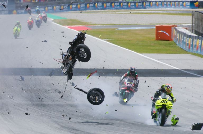 motogp-v-barceloni-skoraj-postal-tragedija