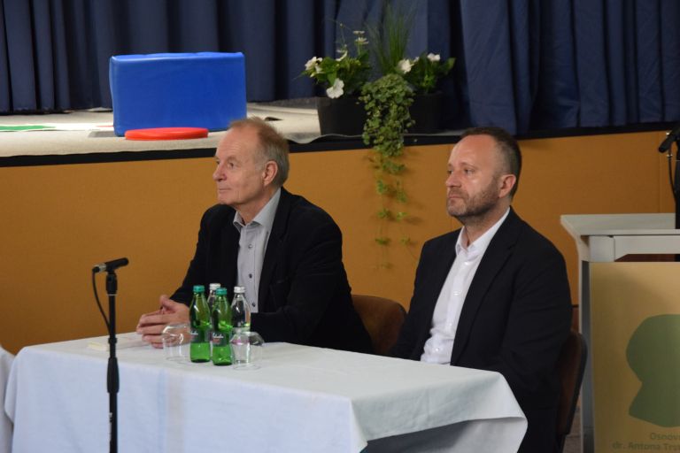 oš-dr.-antona-trstenjaka-negova, okrogla-miza, trstenjakovo-leto, majhne-šole