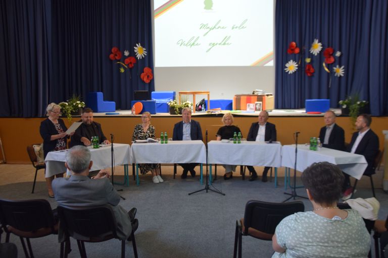 oš-dr.-antona-trstenjaka-negova, okrogla-miza, trstenjakovo-leto, majhne-šole