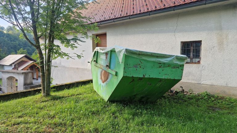 zabojnik, invazivne-rastline
