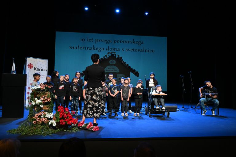 murska-sobota, 10-obletnica-pomurskega-materinskega-doma-s-svetovalnico-škofijske-karitas-murska-sob