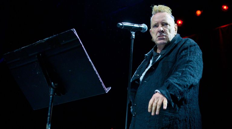 Nekdanji neobvladljivi frontman Johnny Rotten danes. Nekoč s Sex Pistols šokiral Britanijo, zdaj na