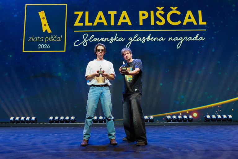 Skupina MRFY je tudi letos blestela in osvojila zlati piščali za izvajalca le