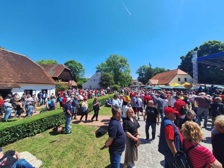 dan-mladosti, kumrovec