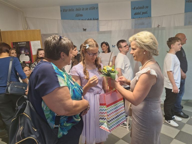 evelina-gregur, razstava, razkrizje