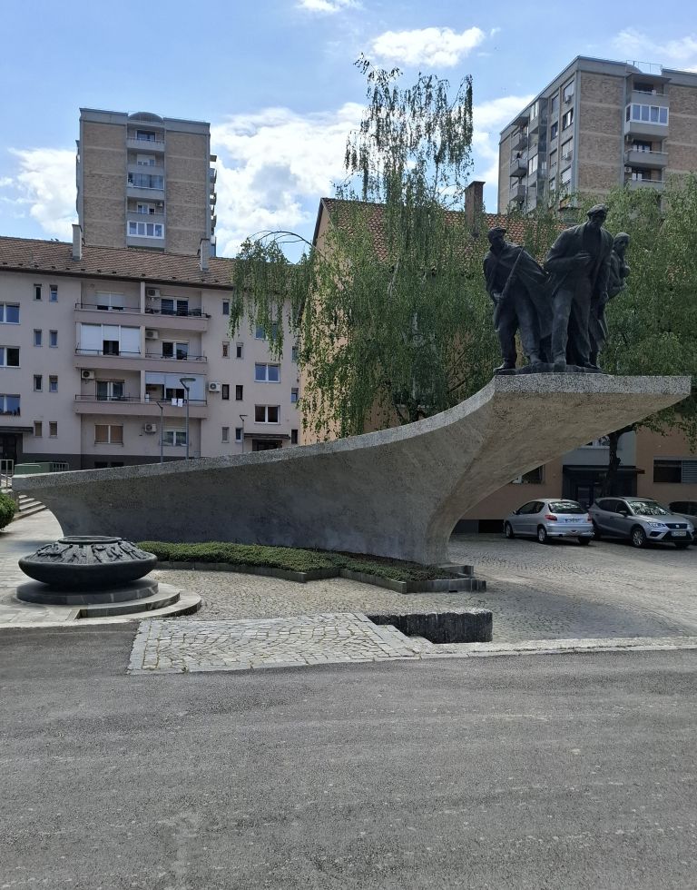 obcina-trbovlje, spomenik-revolucije