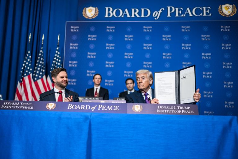 donald trump, odbor za mir