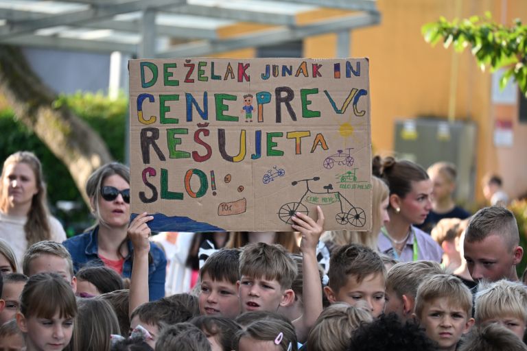 dezela-junakov-2026