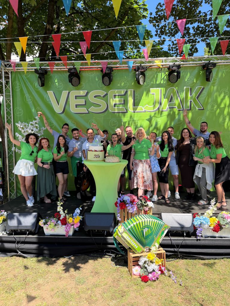Skupinska veseljak.jpg