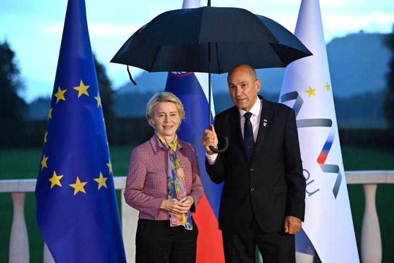 leyen jansa P-051967_00-01_01-ORIGINAL-905663.jpg