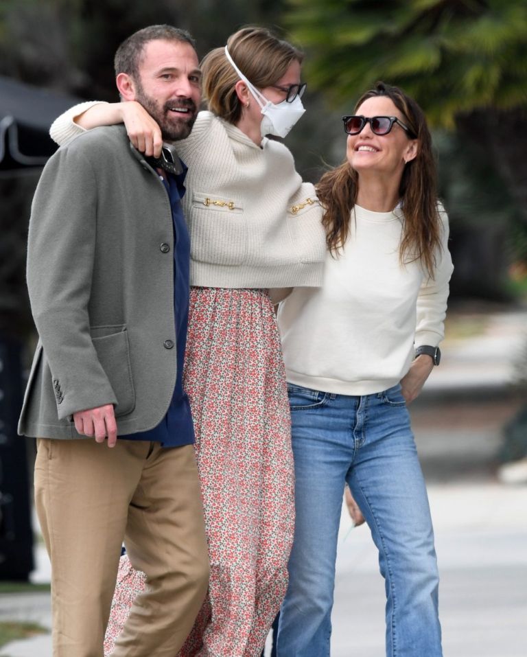 violeta affleck.jpg