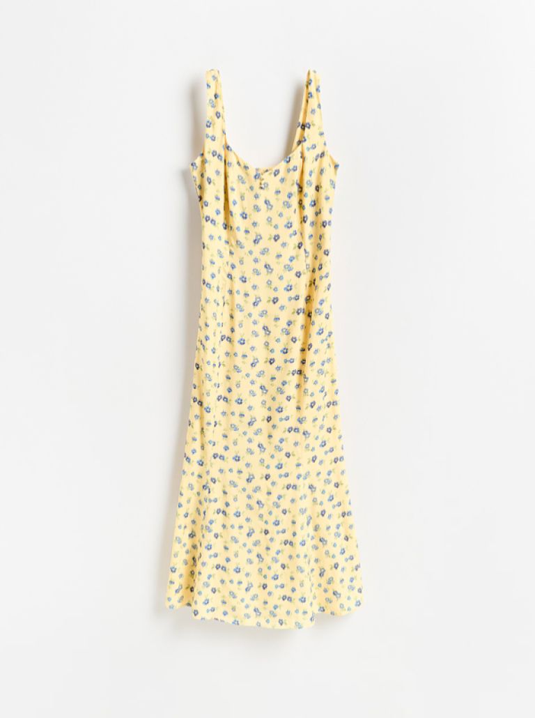 obleka RESERVED ALEJA 4599 EUR (002).png