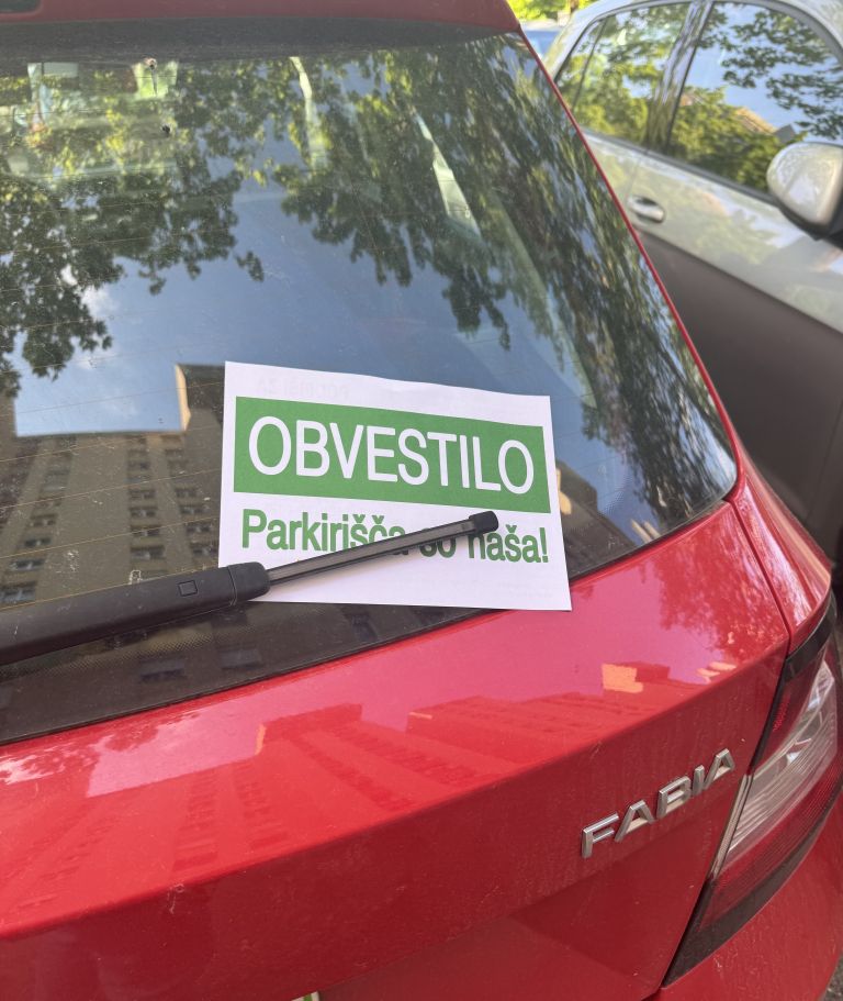 letaki, oglaševanje, panoji, avtomobil