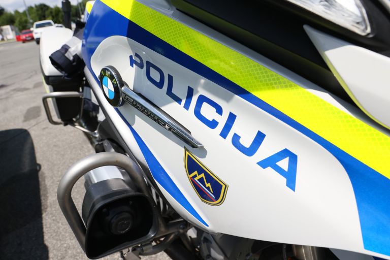 Policija