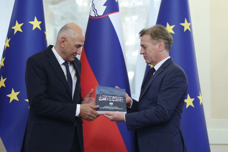 janez-jansa-robert-golob-primopredaja