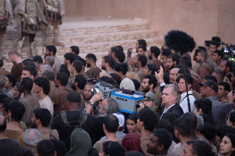 Režiser Christopher Nolan na snemanju filma Odiseja ...