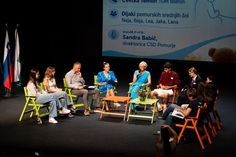 strokovni-posvet, tiha-sporočila, csd, stiske-otrok-po-telefonu