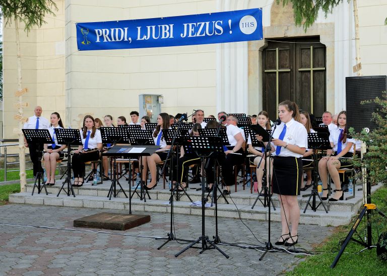 vecer-slovenske-glasbe-v-dobovi