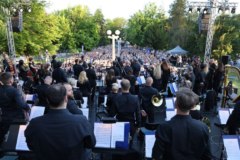 11. Operna noč