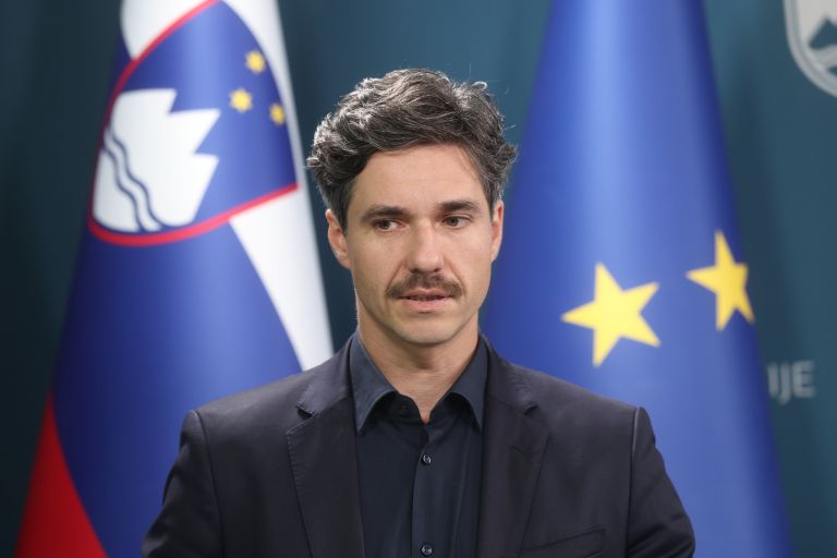 luka mesec pl.jpg