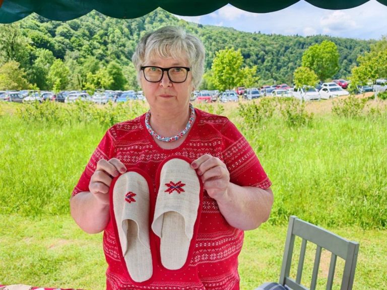 Slavica ustvarja tudi izdelke iz domačega lanenega platna