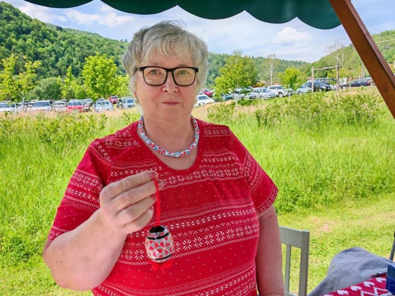 Slavica Veselič, varuhinja belokranjskih pisanic in drsank