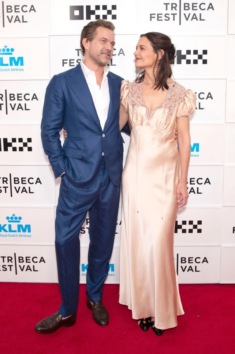 Joshua Jackson,  Katie Holmes.jpg