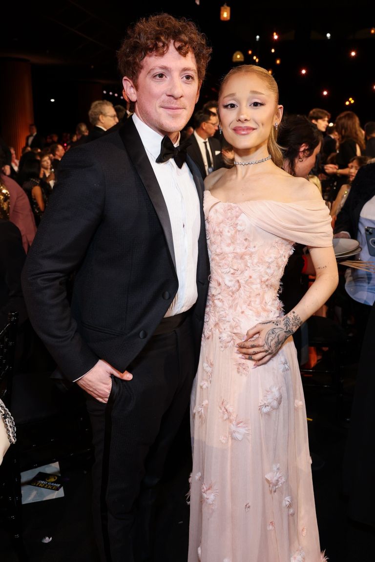 Ariana Grande in Ethan Slater (1).jpg