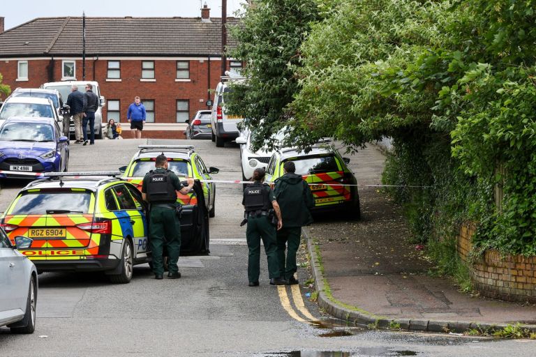 policija, belfast, napad