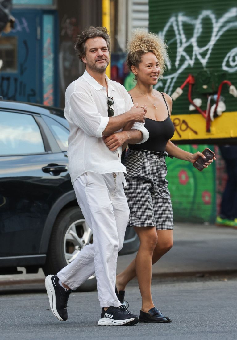 Joshua Jackson, Olivia Burgess (1).jpg