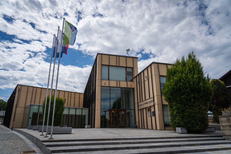 sveti-jurij-ob-ščavnici, kulturno-in-upravno-središče