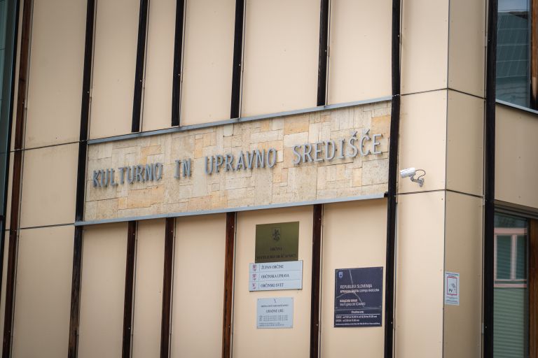sveti-jurij-ob-ščavnici, kulturno-in-upravno-središče