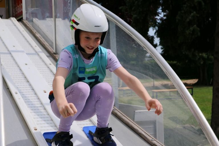 os-tisina, mini-planica