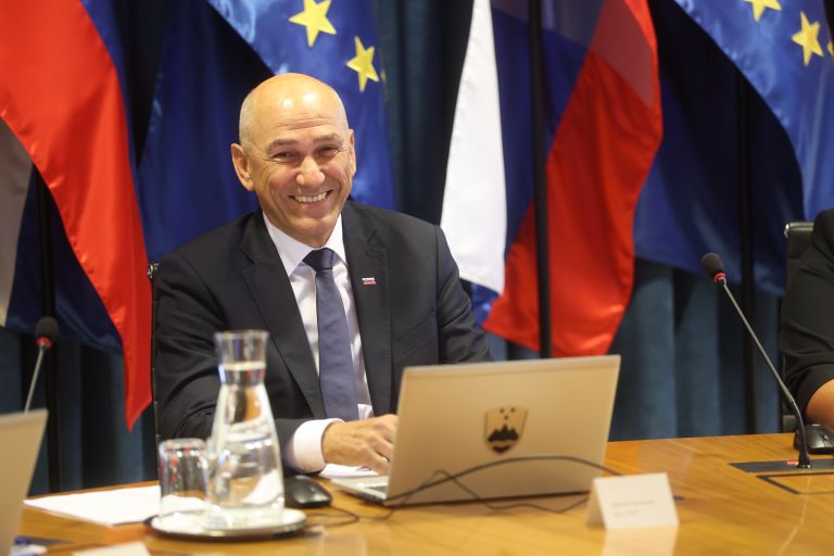 UV-janez jansa-pl.jpg