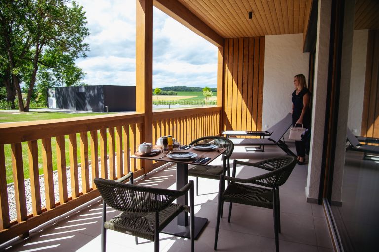 sončno-polje, tešanovci, butični-turizem, hotel, odprtje, turizem