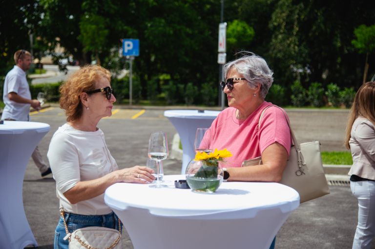 sončno-polje, tešanovci, butični-turizem, hotel, odprtje, turizem
