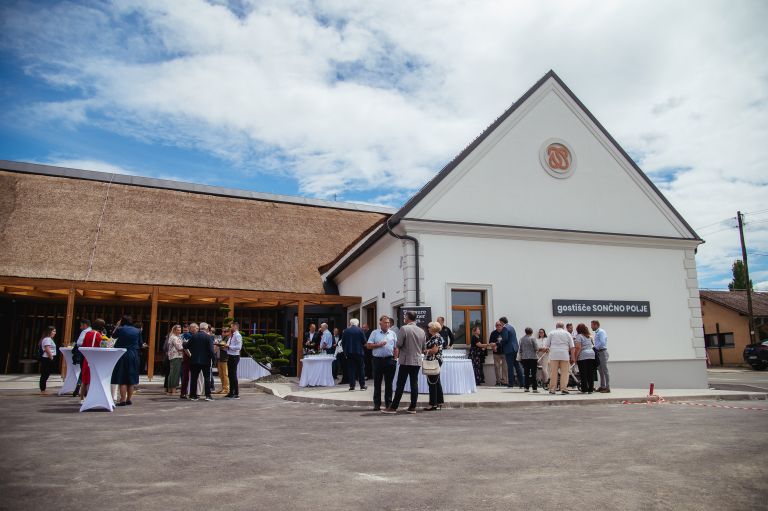 sončno-polje, tešanovci, butični-turizem, hotel, odprtje, turizem
